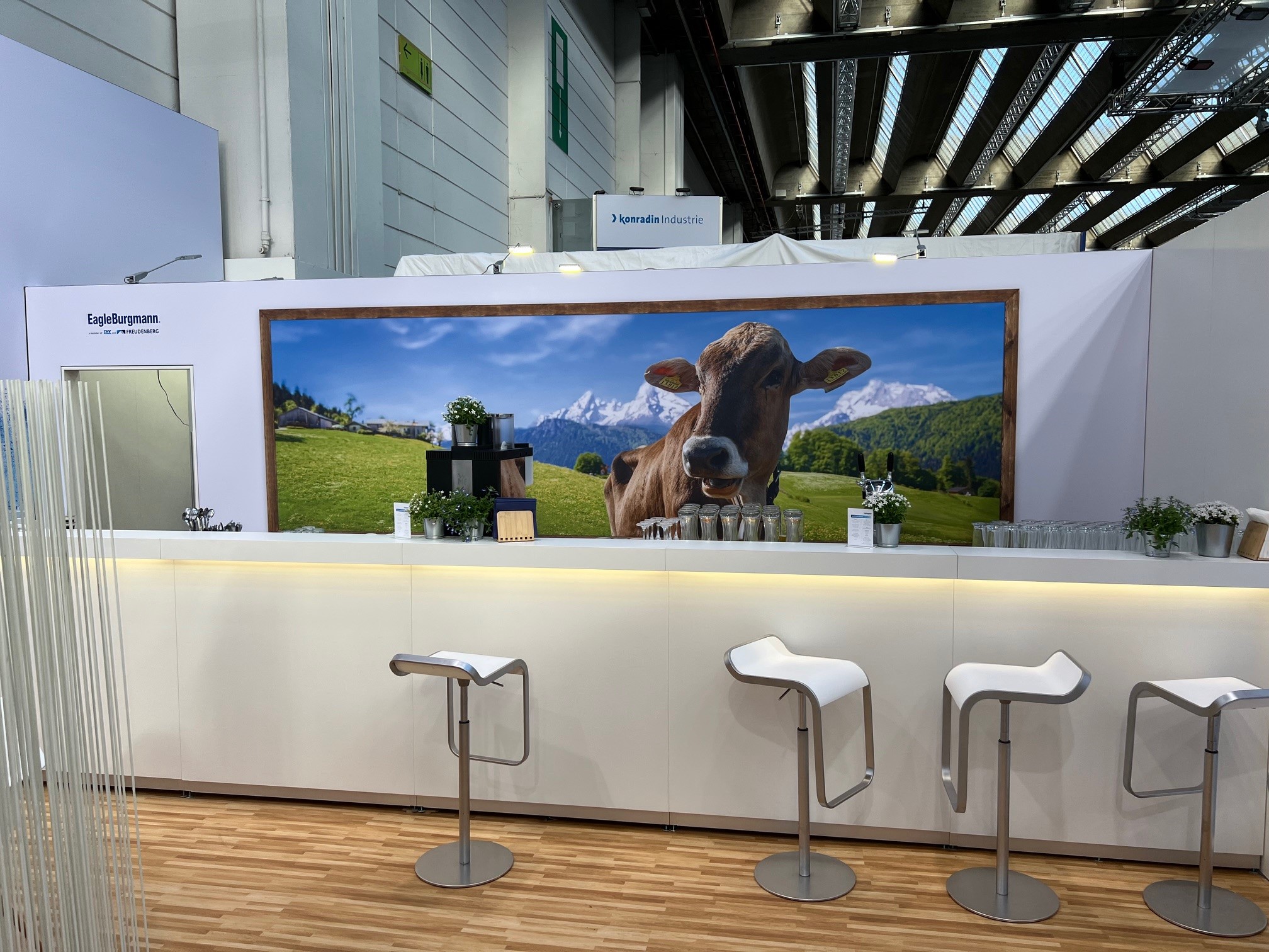 Cateringbereich am Messestand von EagleBurgmann